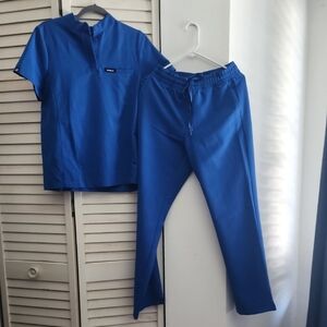 ROYAL BLUe Women's JAANUU SCRUBS SET In A SMALL